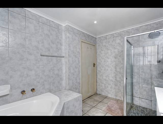 4 BEDROOM FREEHOLD FOR SALE IN BRAMLEY